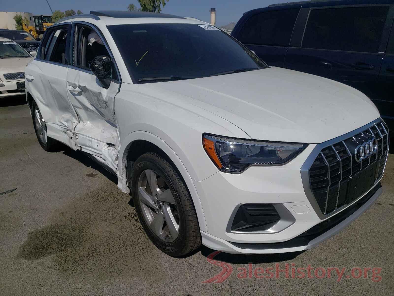 WA1AECF37K1077240 2019 AUDI Q3