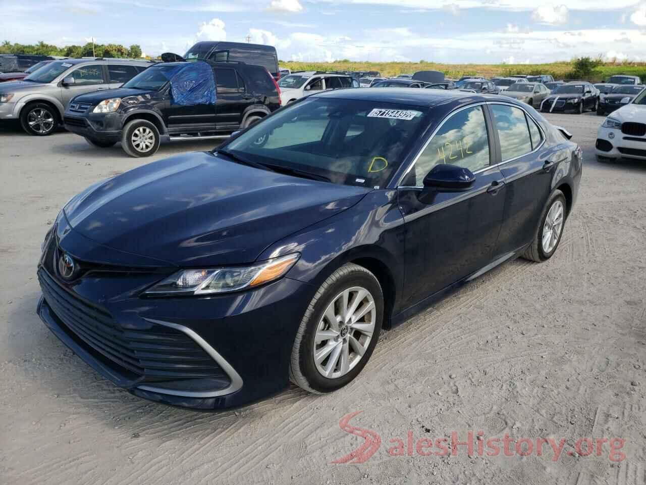 4T1C11AK7NU699350 2022 TOYOTA CAMRY