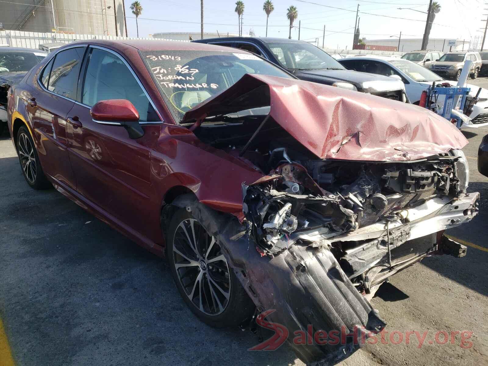 4T1B11HK0JU504779 2018 TOYOTA CAMRY