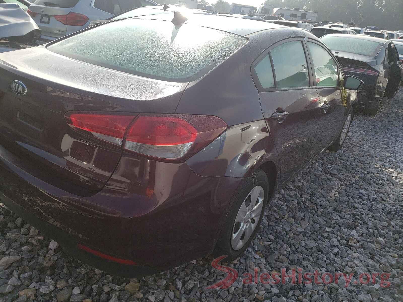 3KPFK4A75JE266615 2018 KIA FORTE