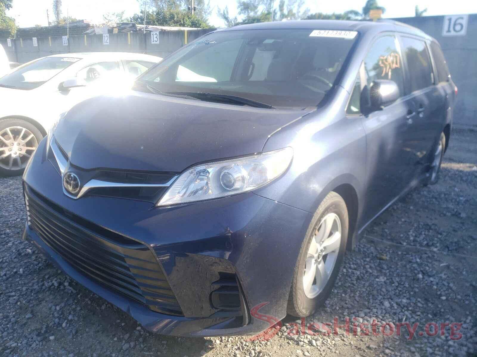 5TDKZ3DC2JS908940 2018 TOYOTA SIENNA