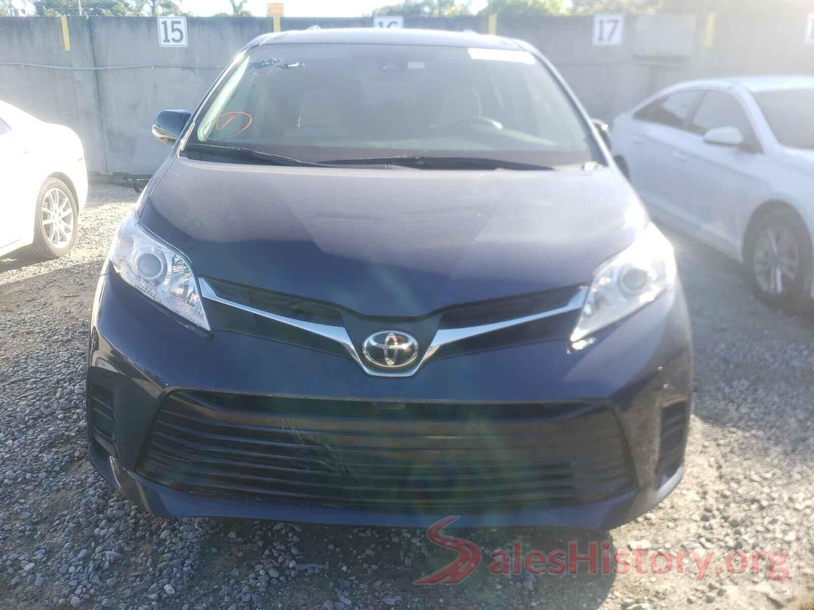 5TDKZ3DC2JS908940 2018 TOYOTA SIENNA