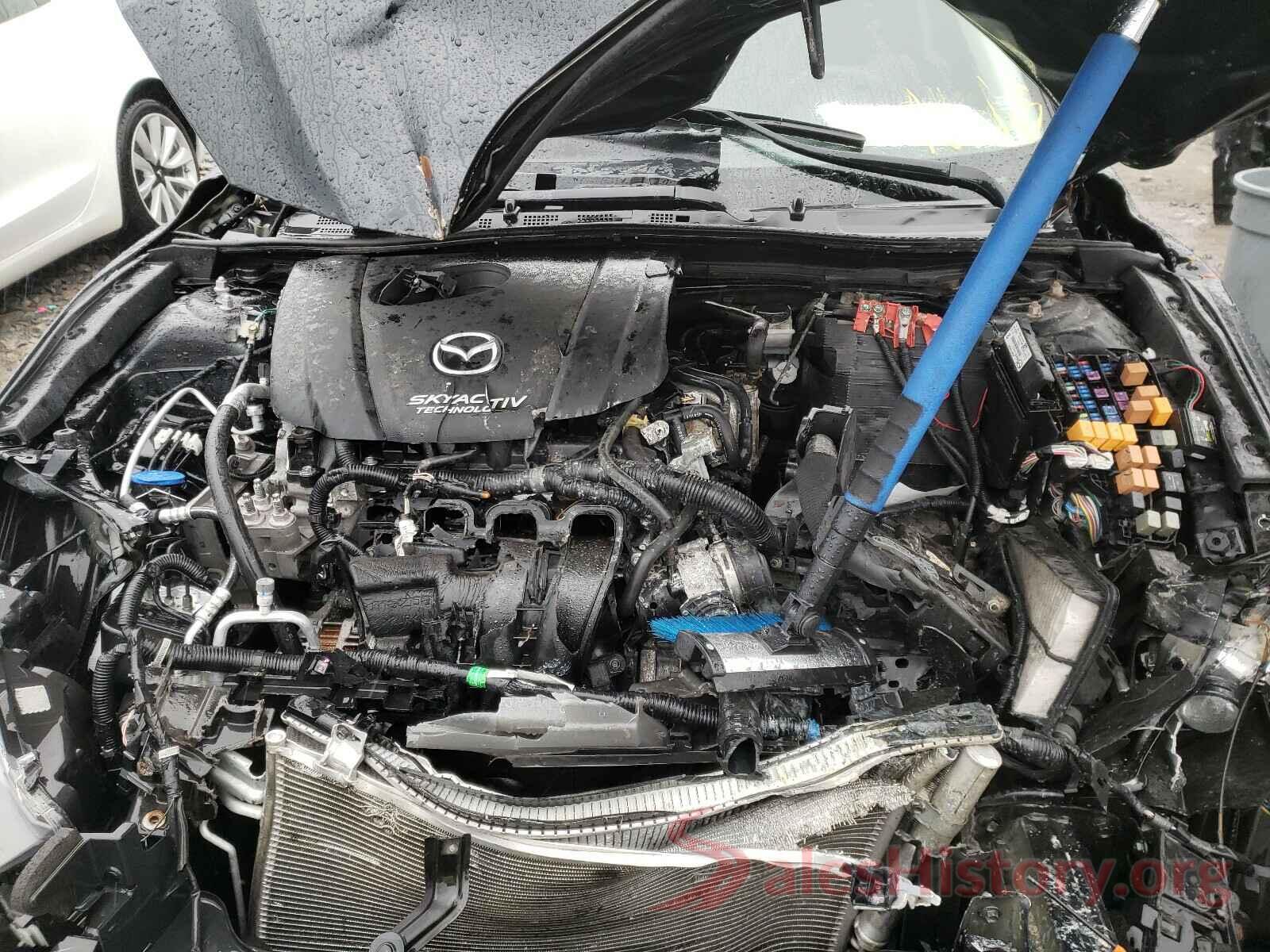 3MZBN1L70JM237950 2018 MAZDA 3