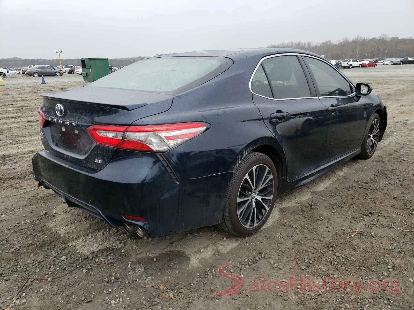 4T1B11HK0JU622475 2018 TOYOTA CAMRY