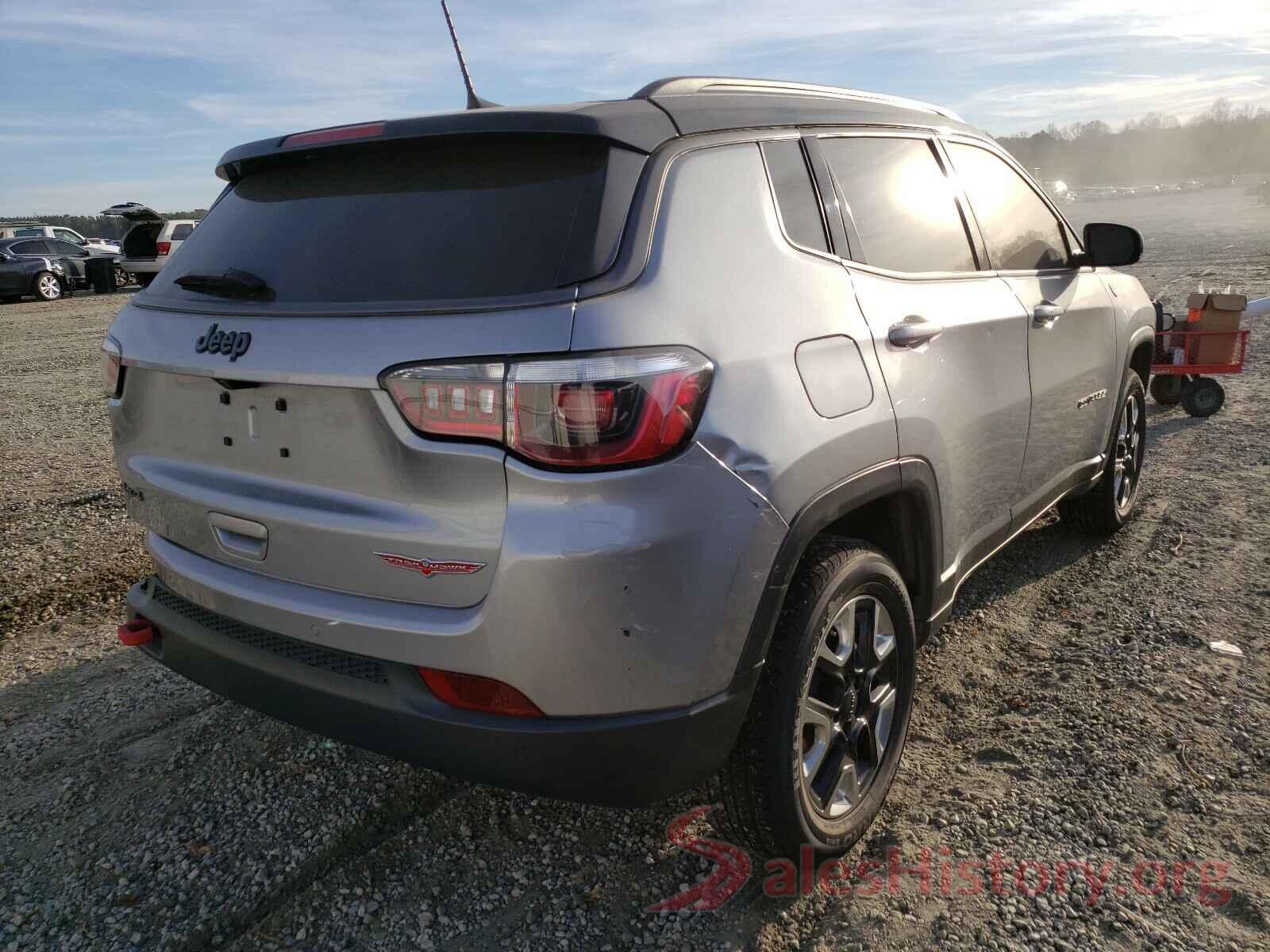 3C4NJDDB9JT230209 2018 JEEP COMPASS