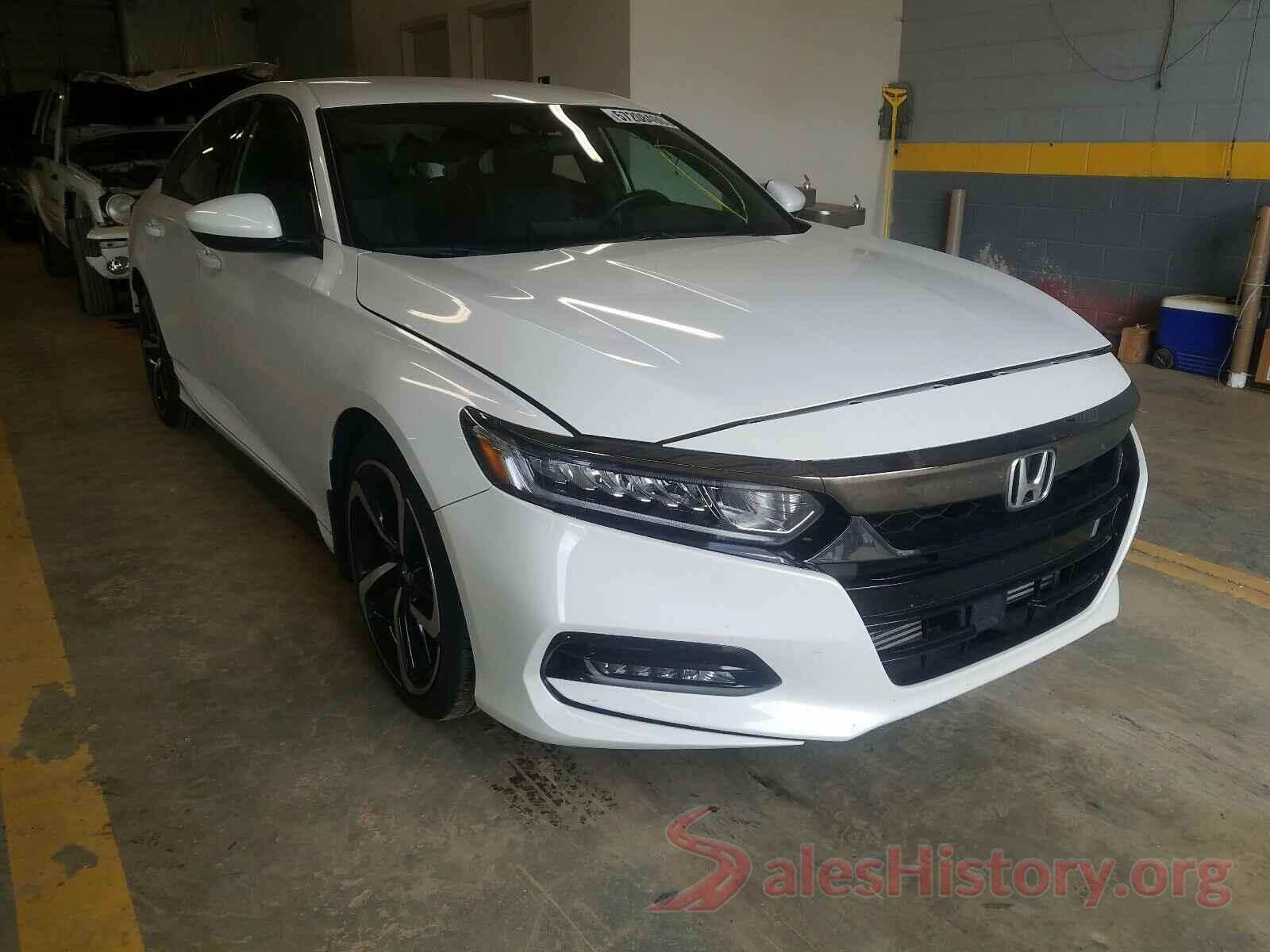 1HGCV1F35JA160393 2018 HONDA ACCORD