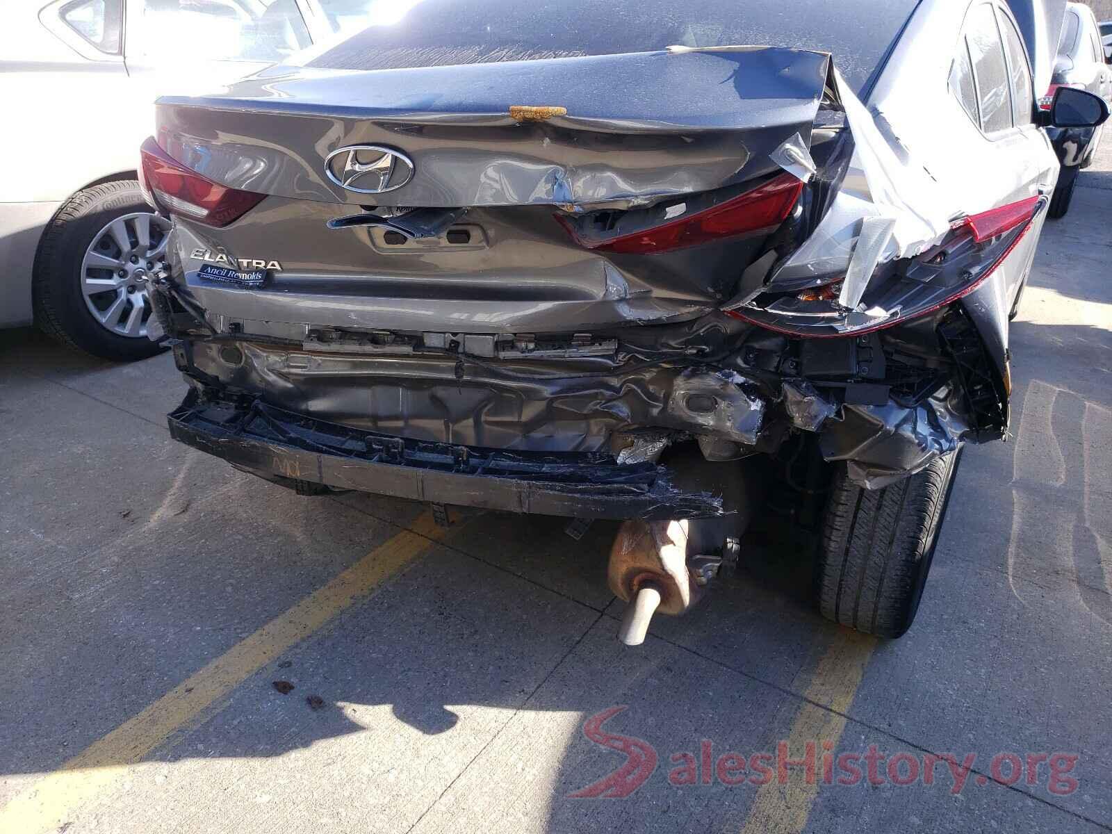 5NPD84LF8JH330975 2018 HYUNDAI ELANTRA