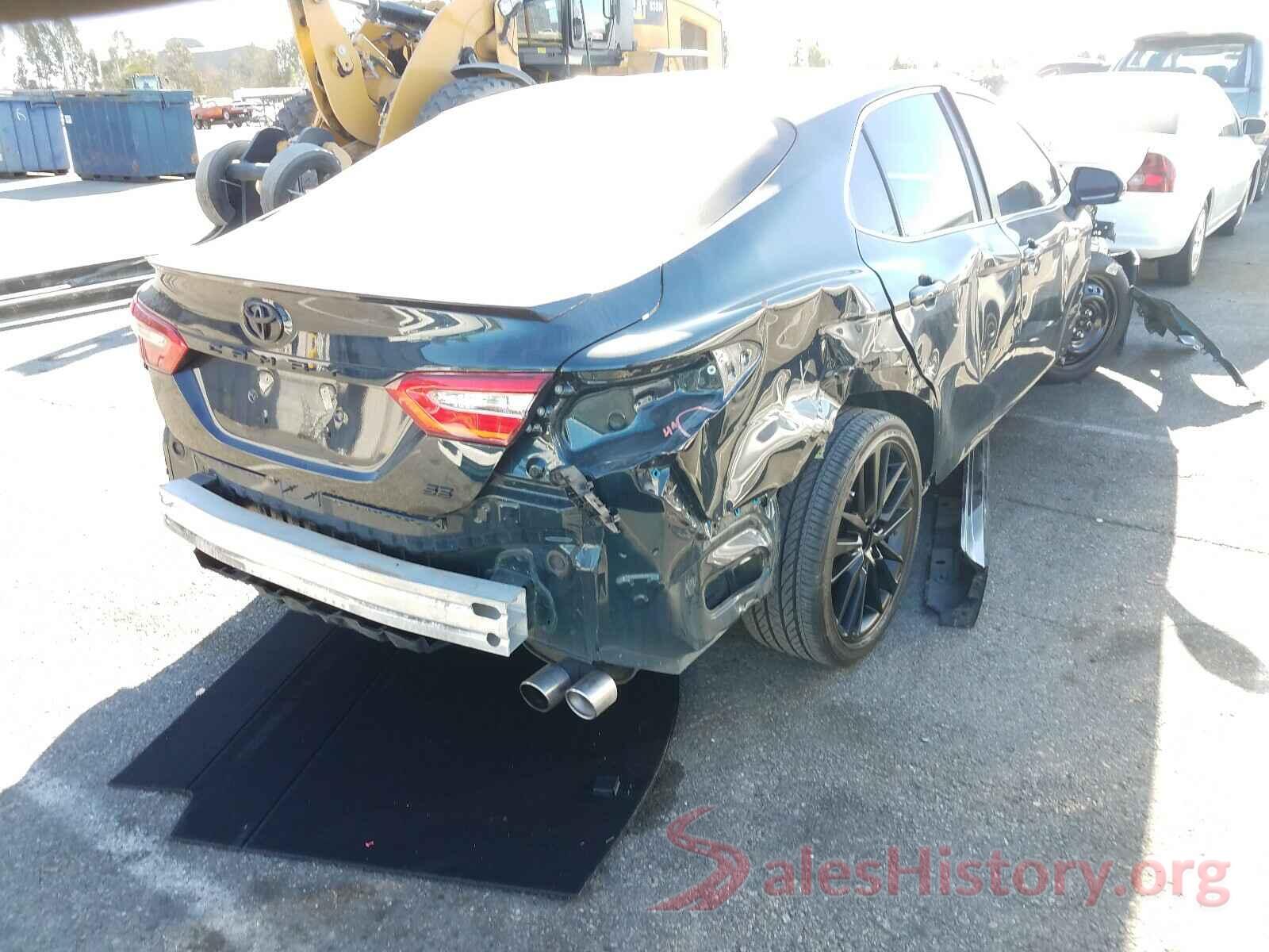 4T1B11HK3JU604004 2018 TOYOTA CAMRY