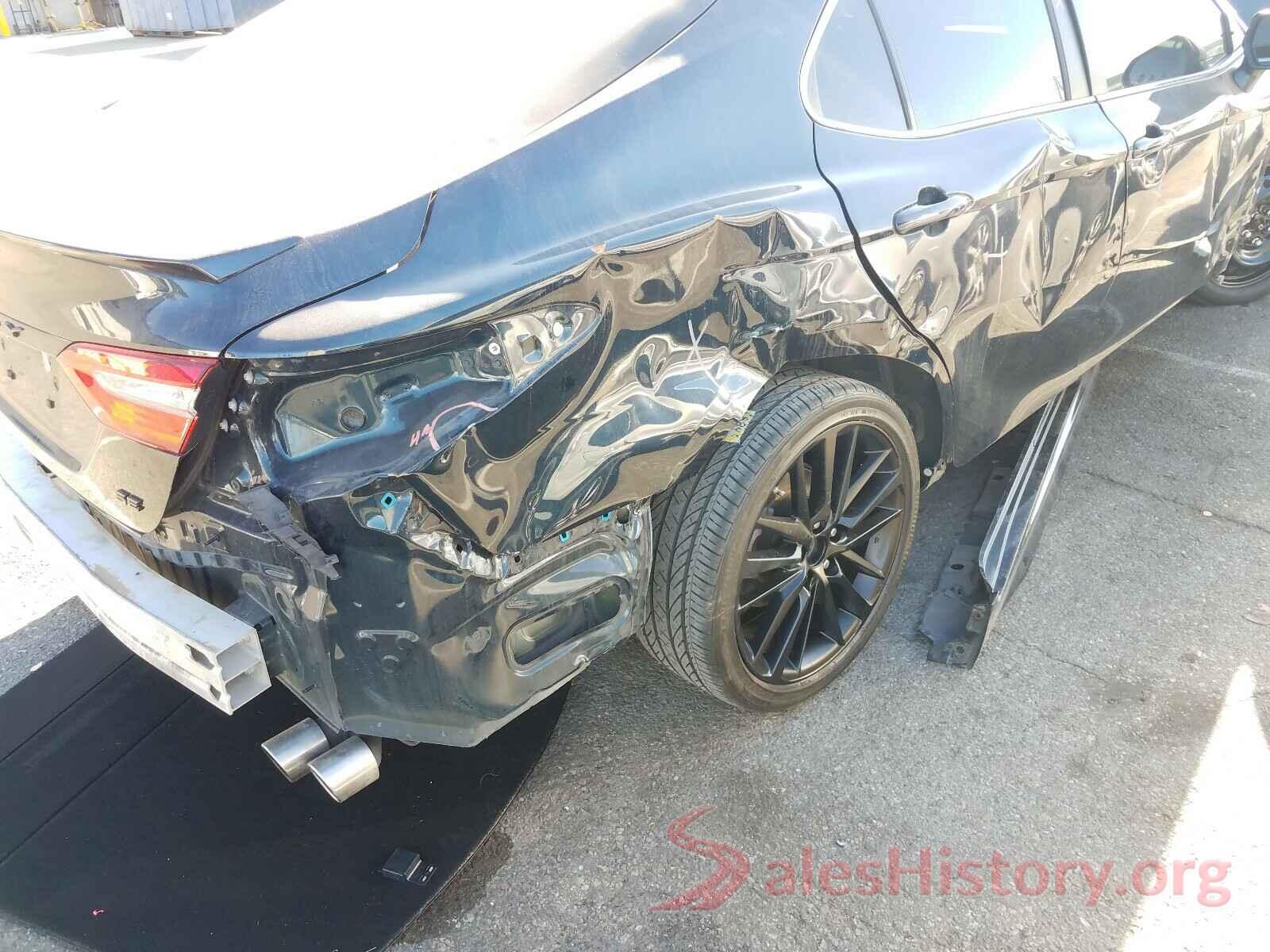 4T1B11HK3JU604004 2018 TOYOTA CAMRY