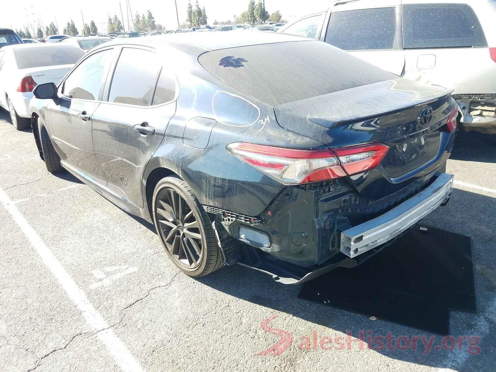 4T1B11HK3JU604004 2018 TOYOTA CAMRY