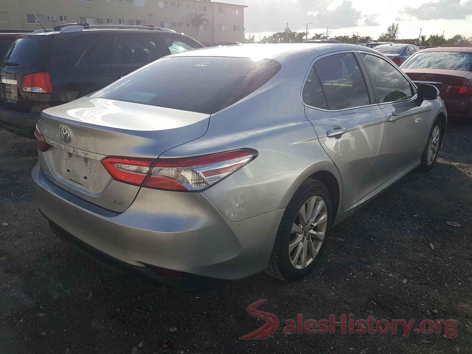 4T1B11HK8JU528134 2018 TOYOTA CAMRY