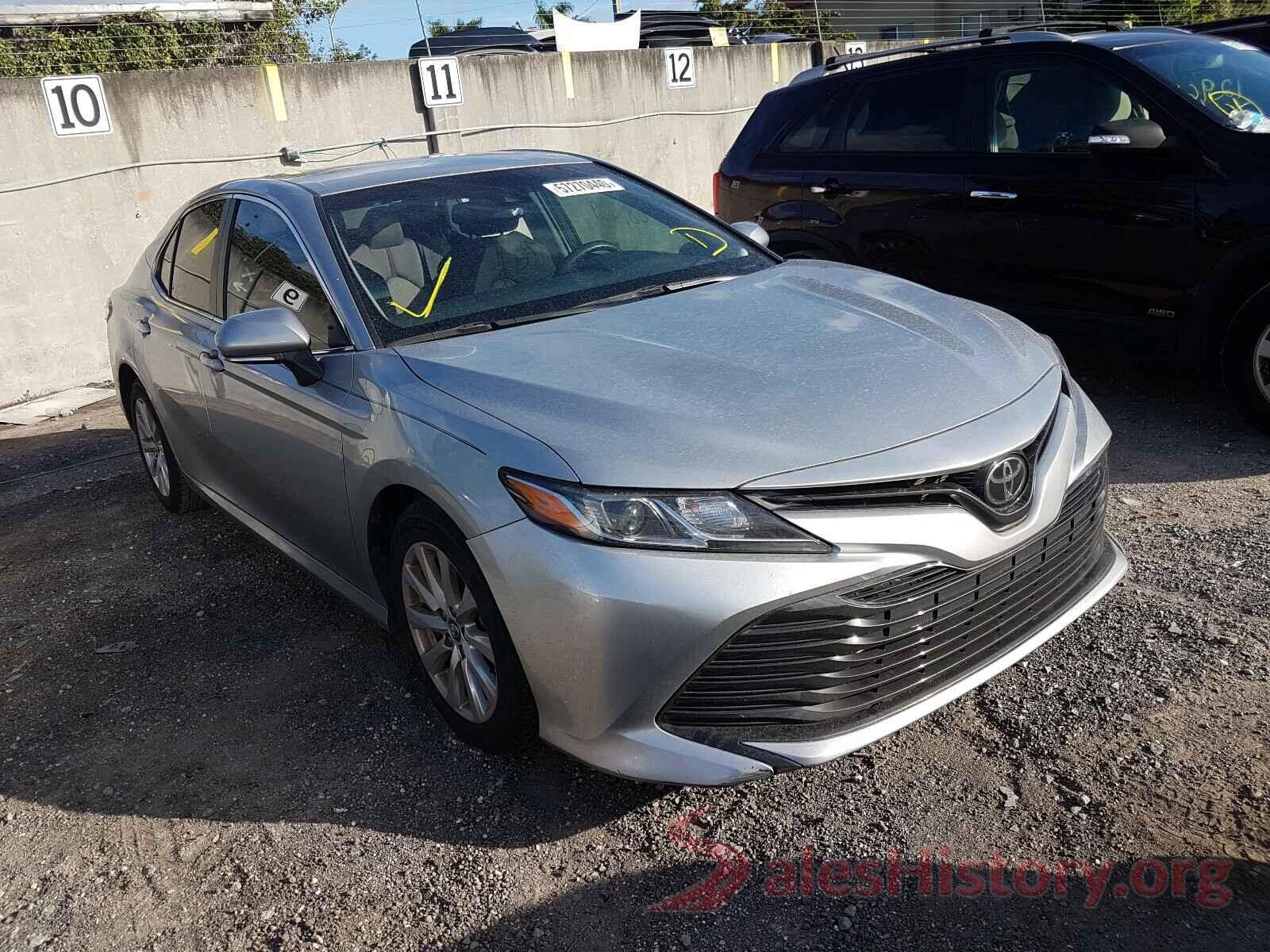 4T1B11HK8JU528134 2018 TOYOTA CAMRY