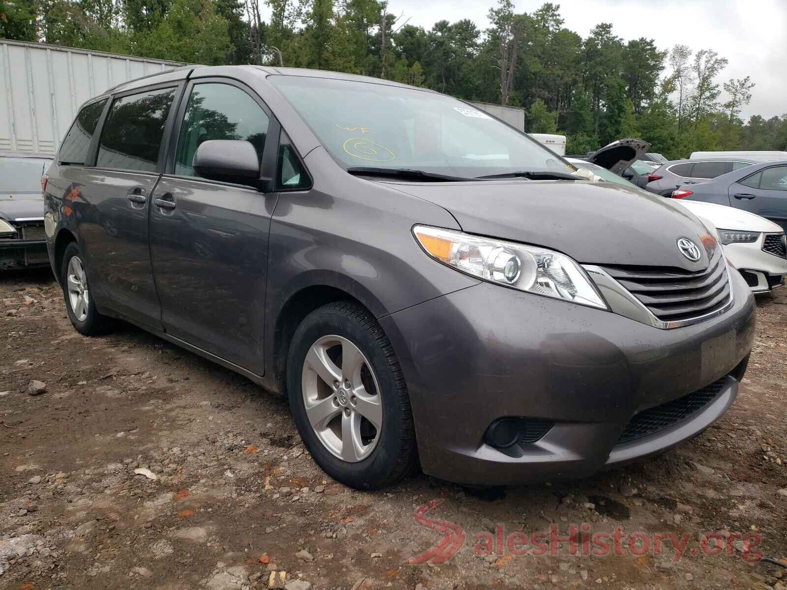 5TDKZ3DC1HS842410 2017 TOYOTA SIENNA