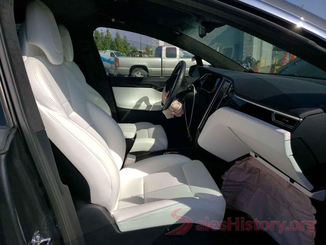 5YJXCAE27HF062692 2017 TESLA MODEL X