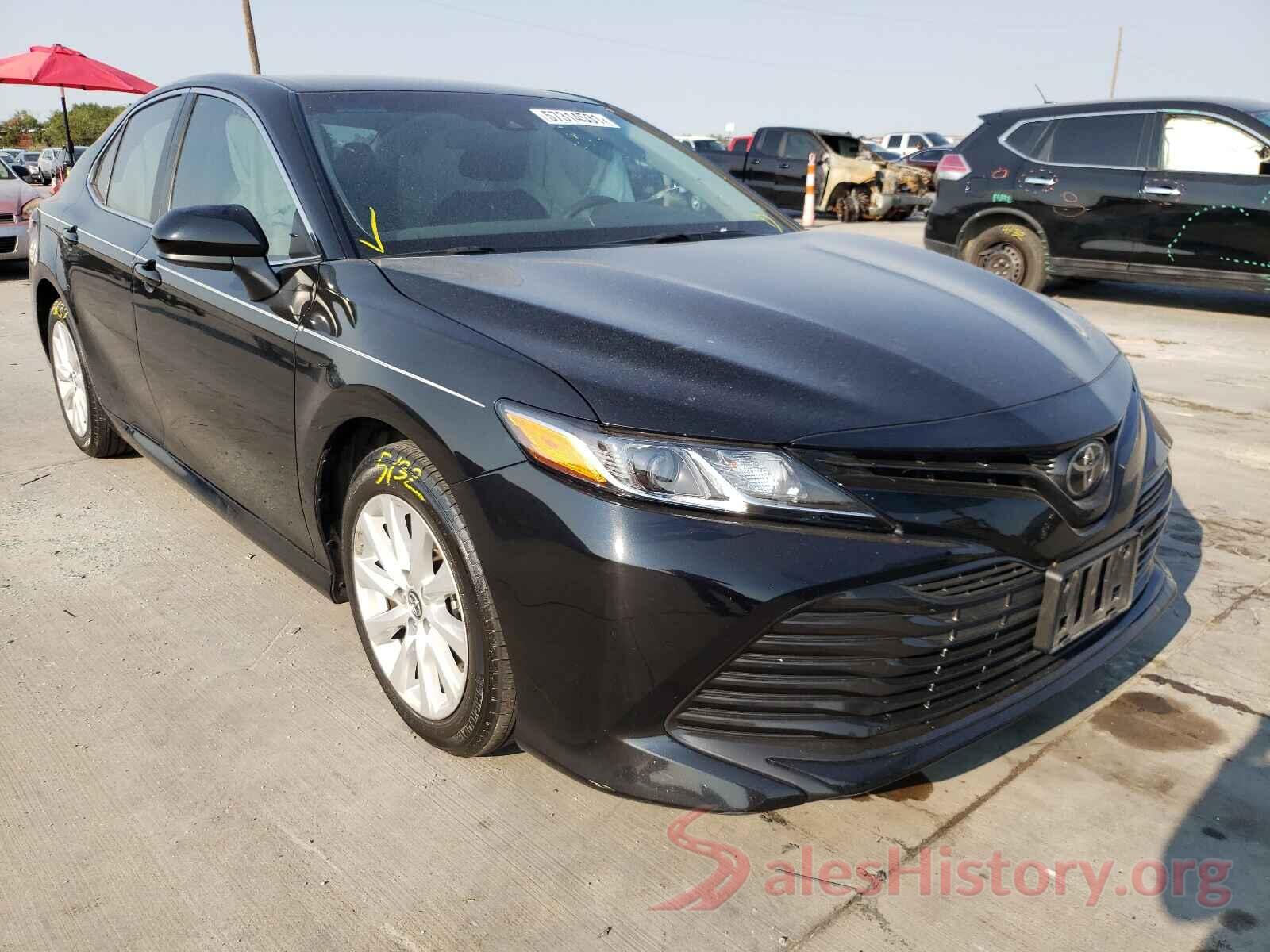 4T1B11HK5JU648070 2018 TOYOTA CAMRY