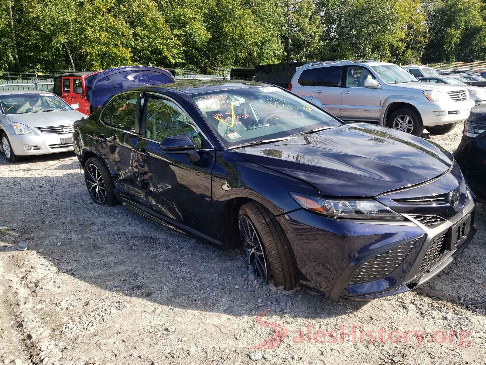 4T1G11AK8MU597961 2021 TOYOTA CAMRY