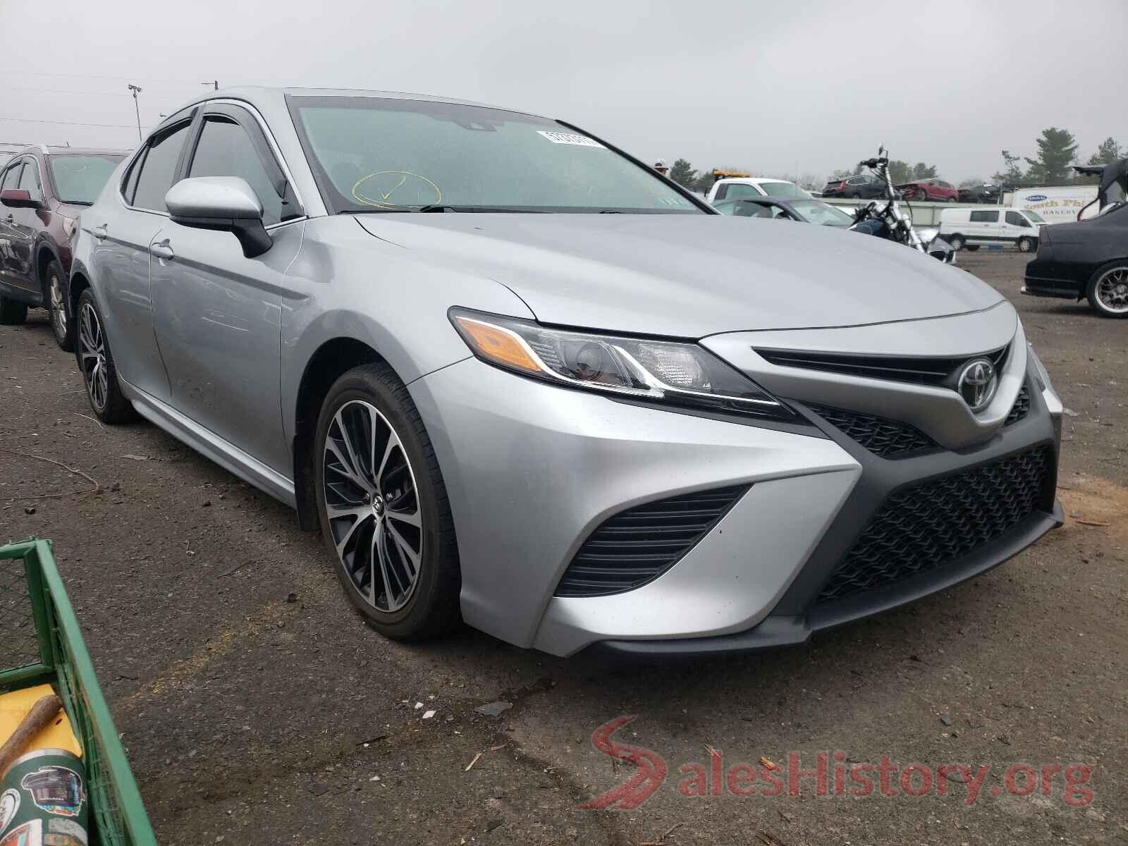 4T1B11HK9JU642370 2018 TOYOTA CAMRY