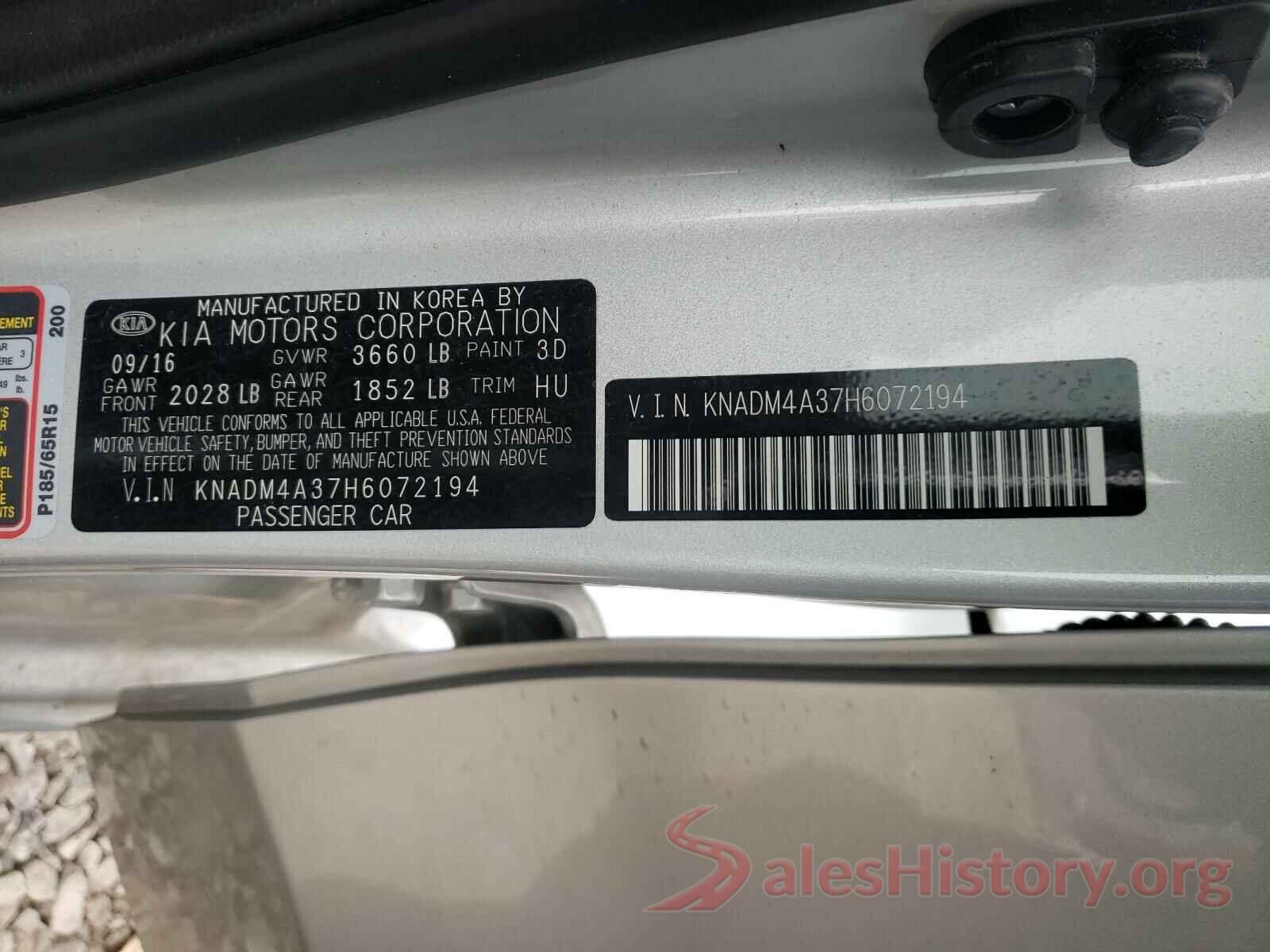 KNADM4A37H6072194 2017 KIA RIO