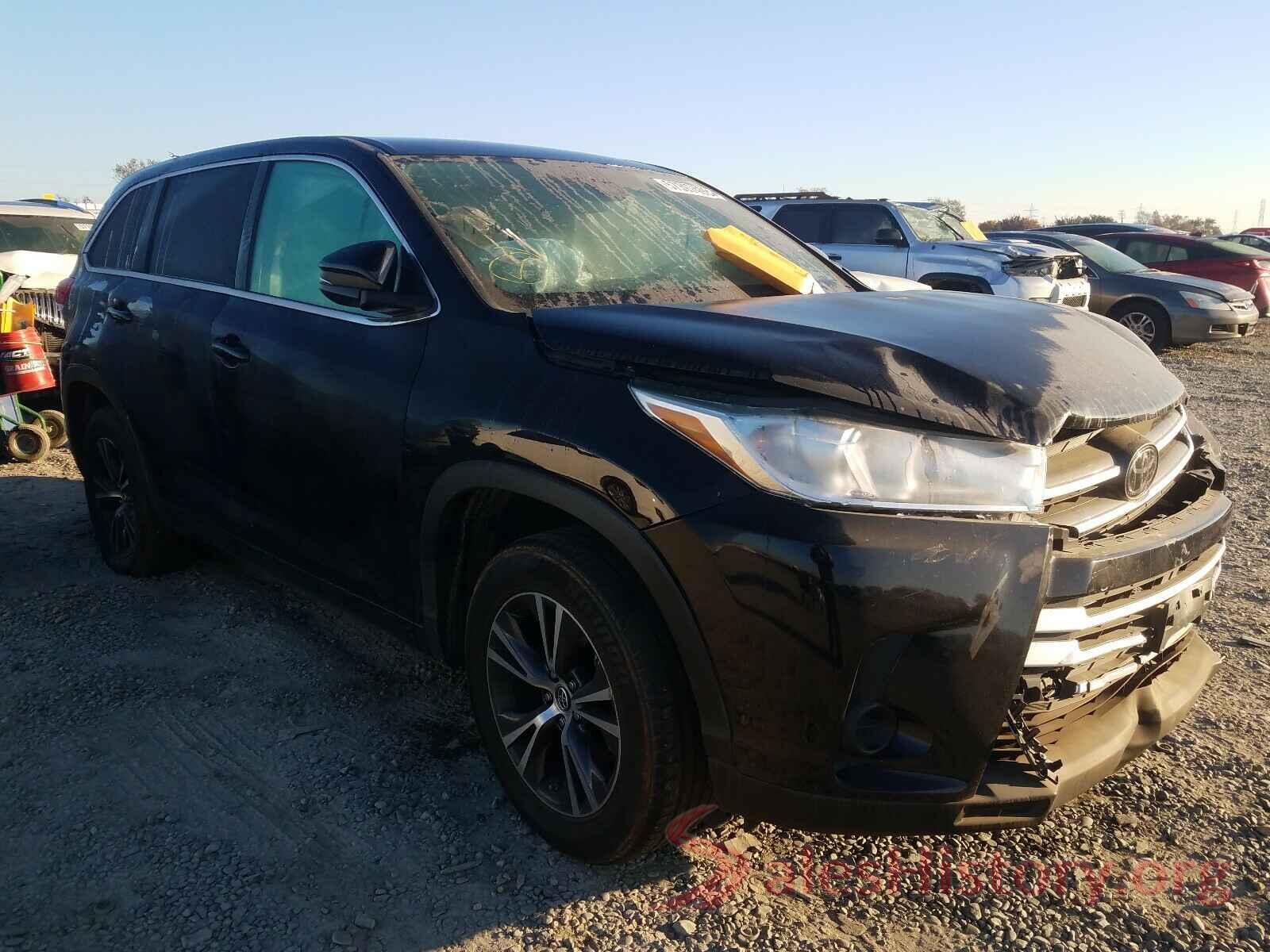 5TDZARFH9JS034569 2018 TOYOTA HIGHLANDER