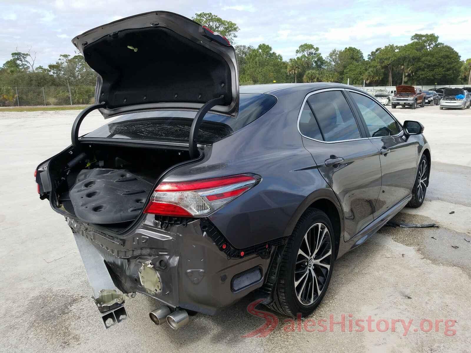 4T1B11HK6JU650524 2018 TOYOTA CAMRY