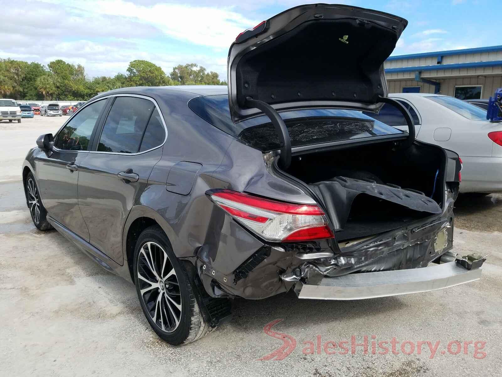 4T1B11HK6JU650524 2018 TOYOTA CAMRY