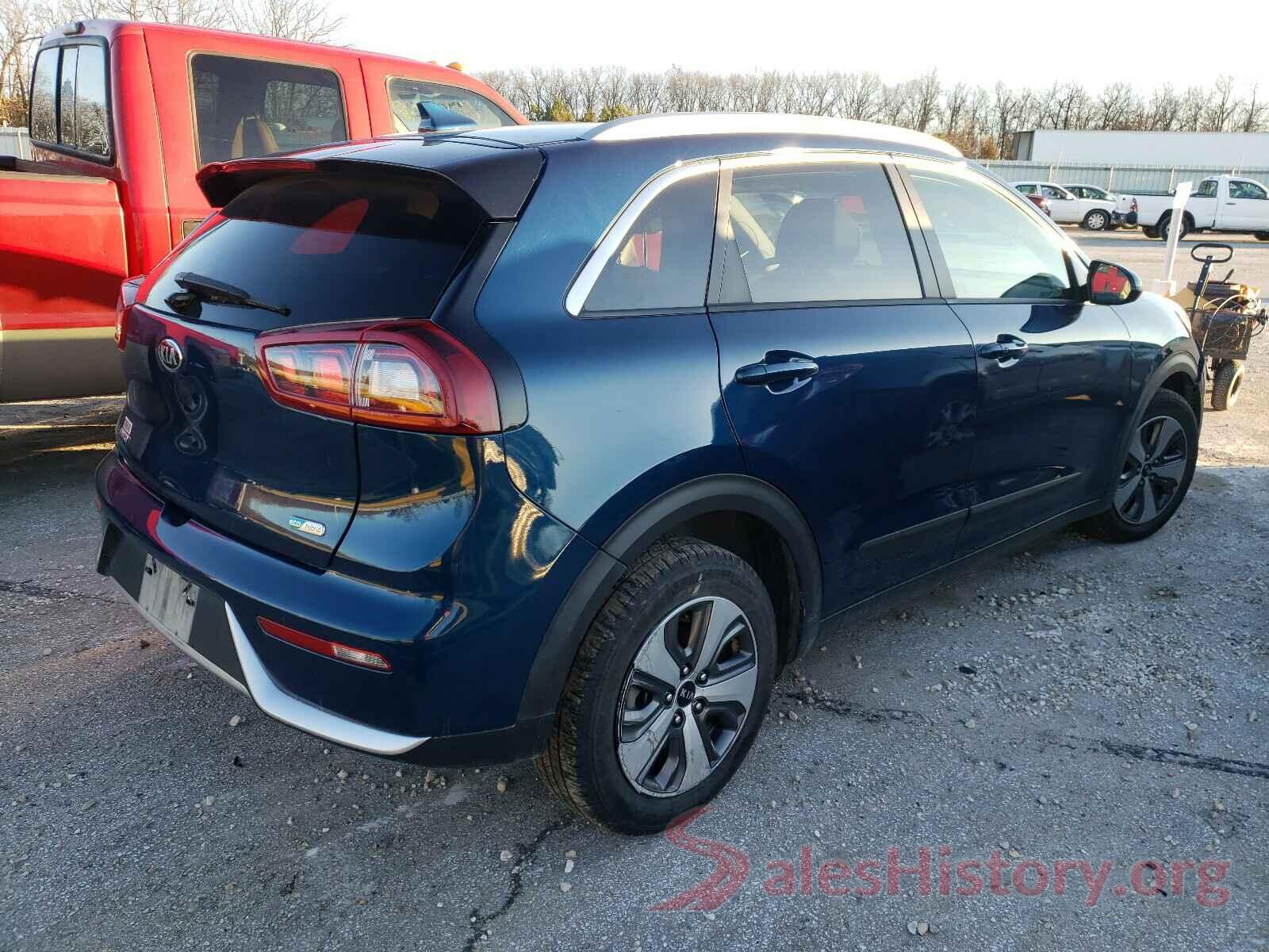 KNDCB3LC8K5263146 2019 KIA NIRO