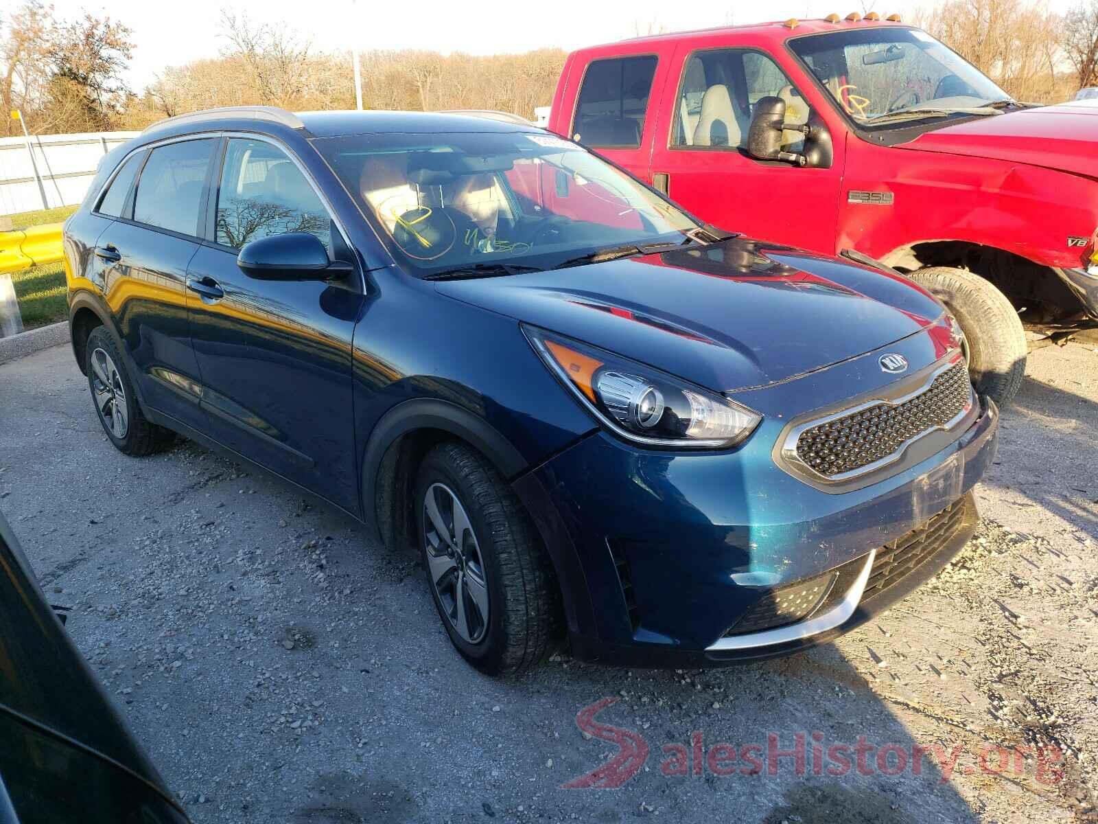 KNDCB3LC8K5263146 2019 KIA NIRO