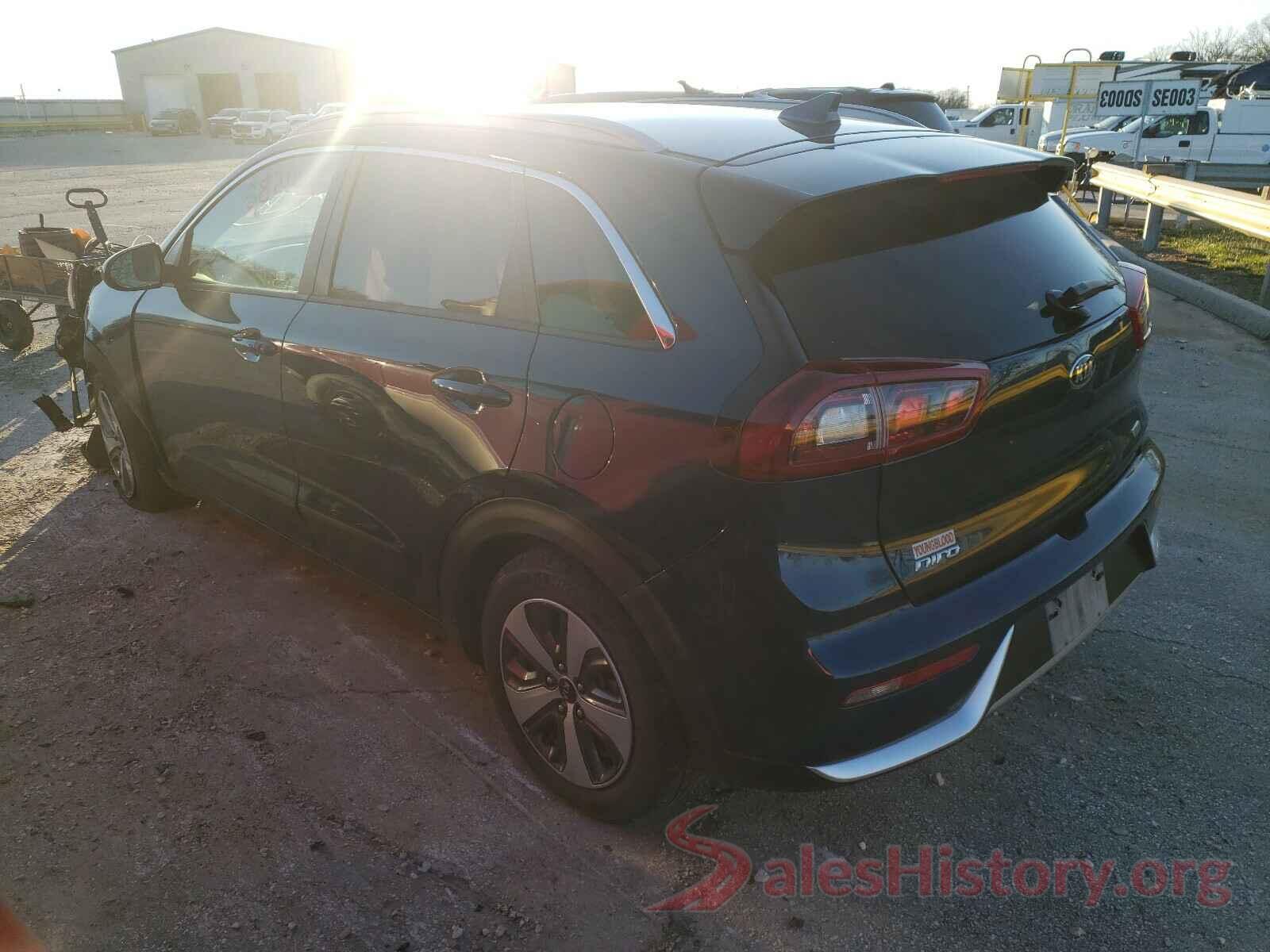 KNDCB3LC8K5263146 2019 KIA NIRO