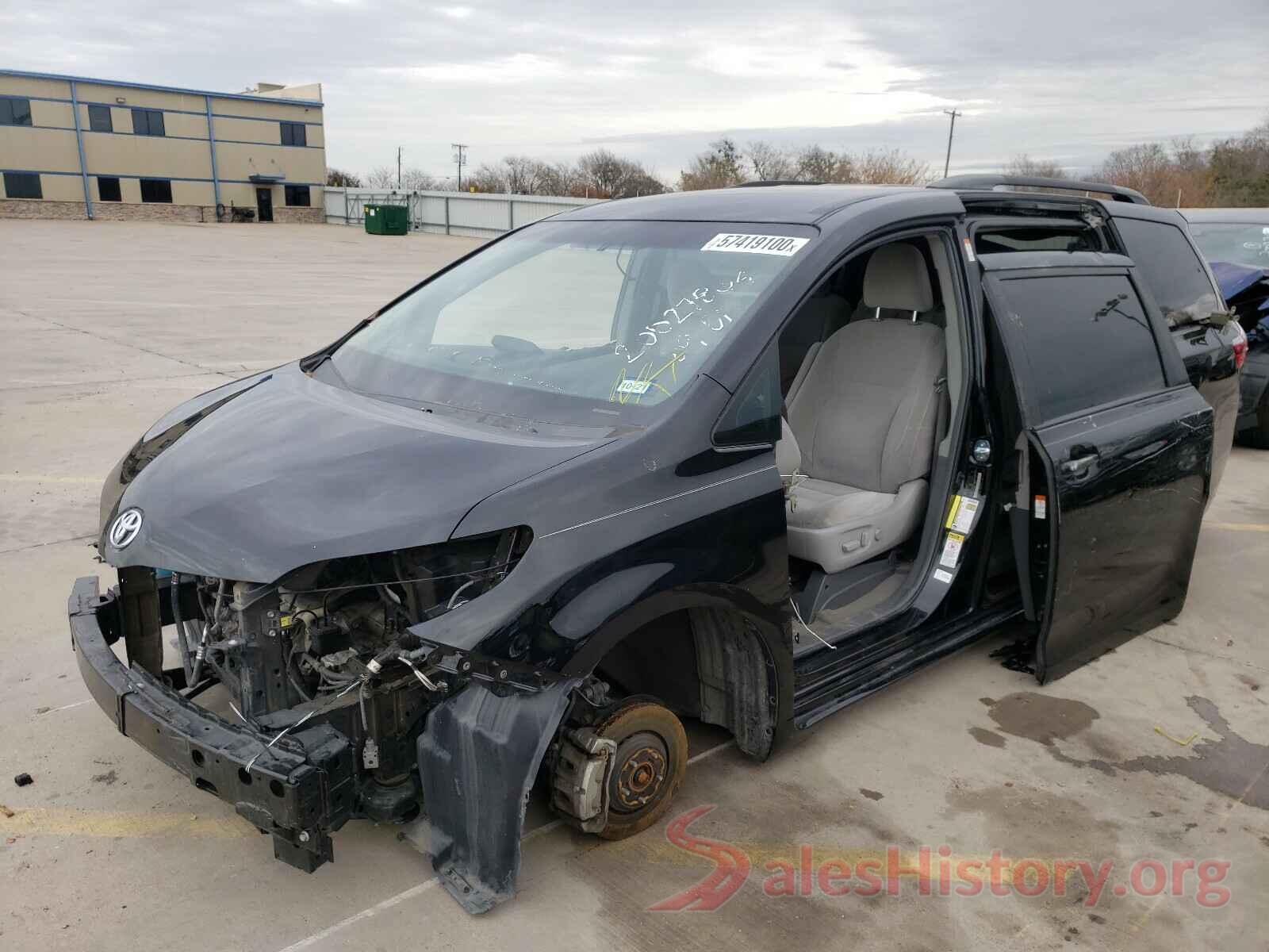 5TDKZ3DC3HS813572 2017 TOYOTA SIENNA