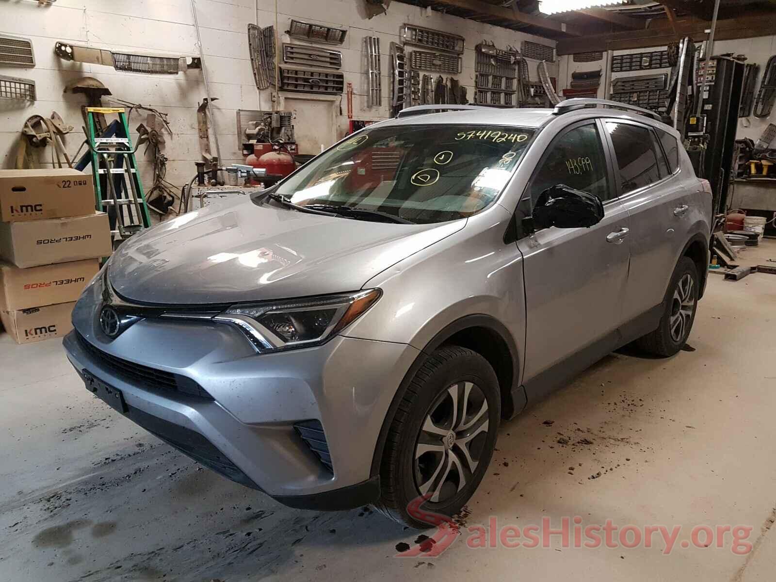 2T3BFREV9HW679645 2017 TOYOTA RAV4