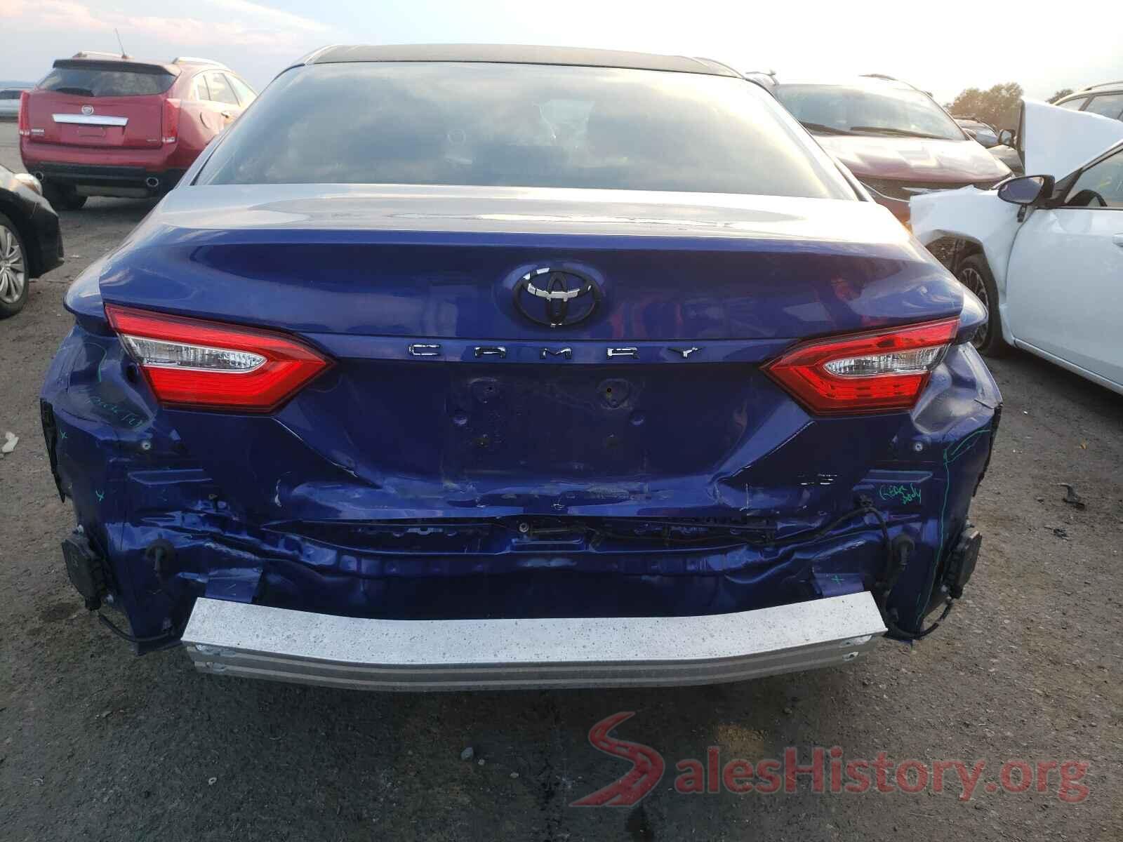 4T1B11HK8JU577981 2018 TOYOTA CAMRY