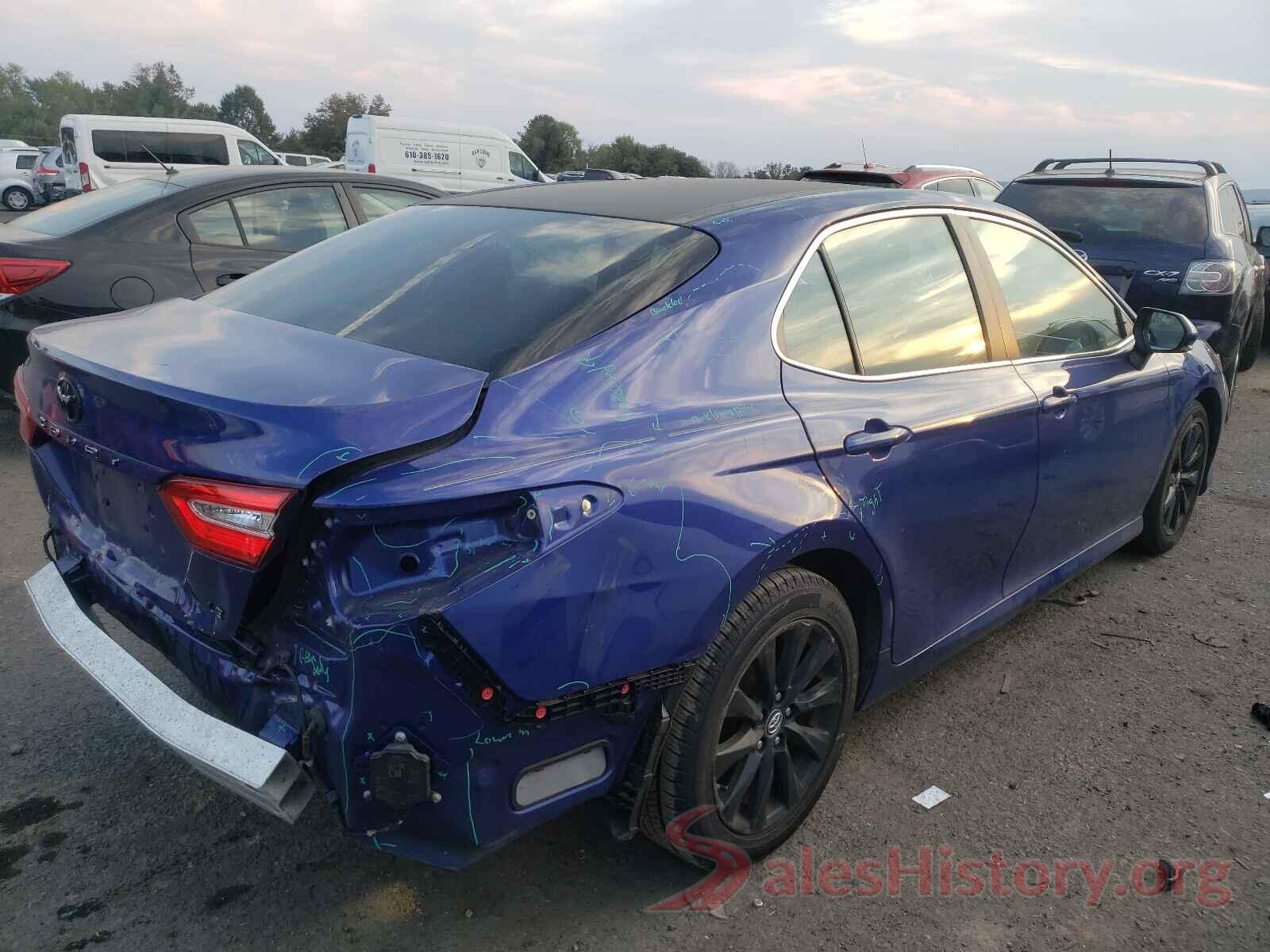 4T1B11HK8JU577981 2018 TOYOTA CAMRY