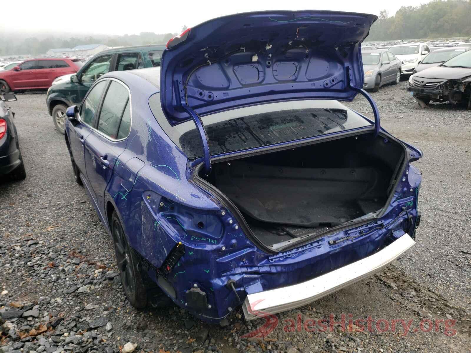 4T1B11HK8JU577981 2018 TOYOTA CAMRY