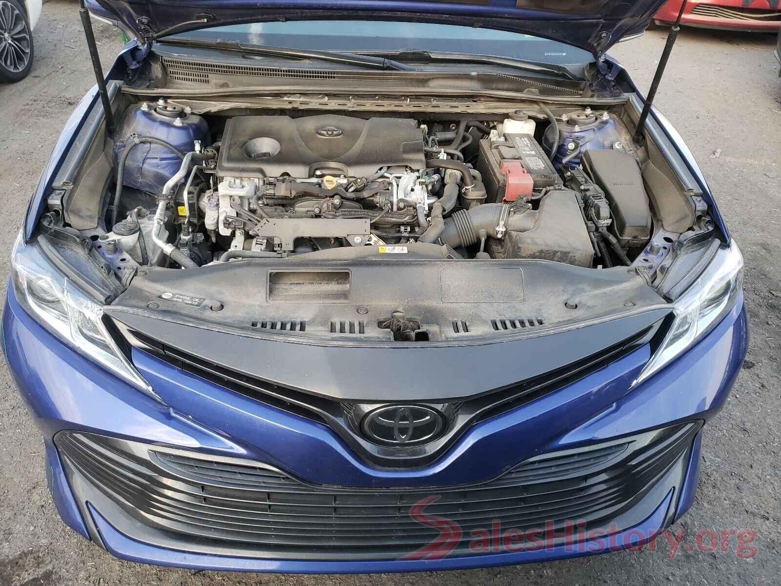 4T1B11HK8JU577981 2018 TOYOTA CAMRY