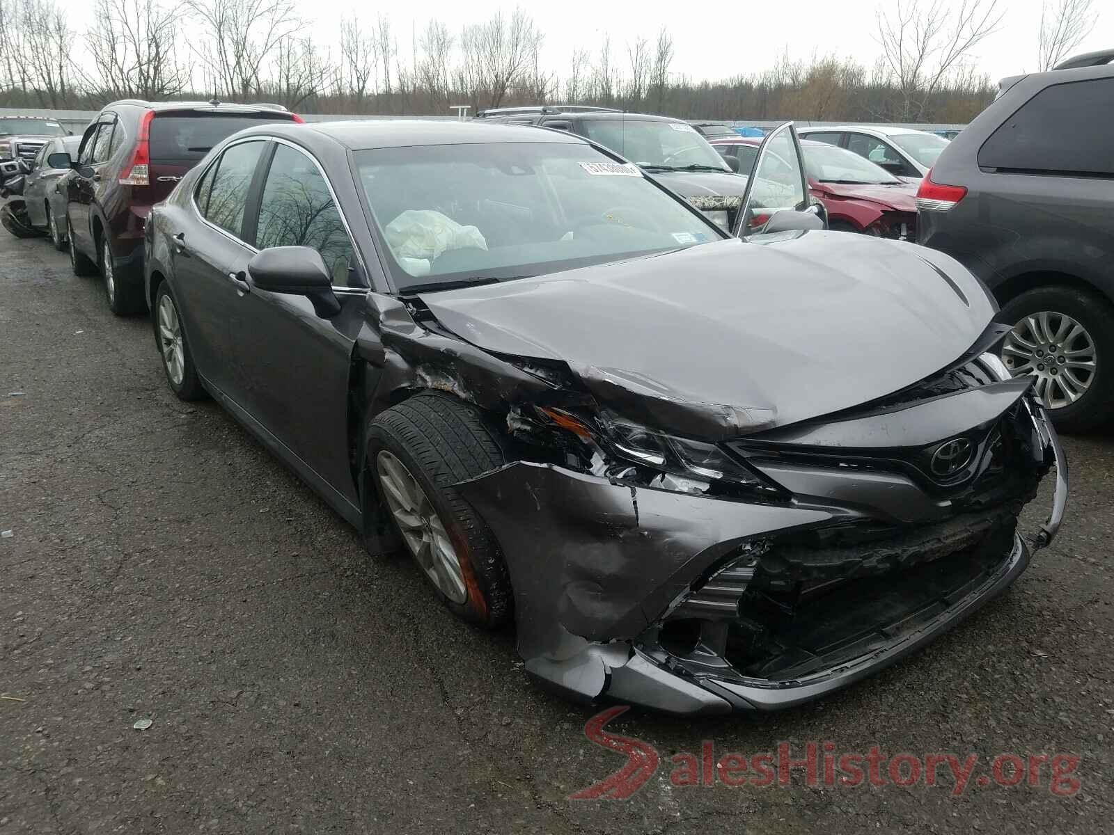 4T1B11HK8JU638956 2018 TOYOTA CAMRY