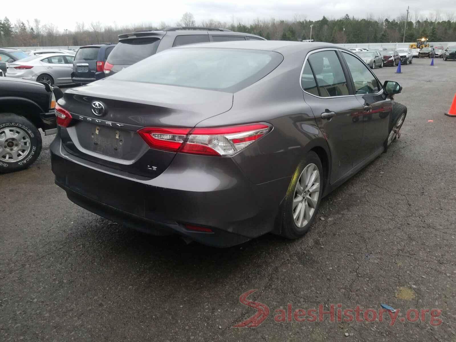 4T1B11HK8JU638956 2018 TOYOTA CAMRY