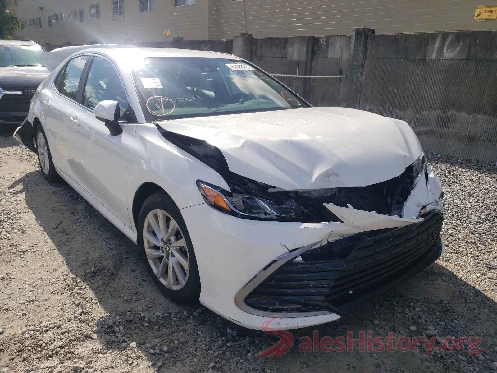 4T1C11AK5MU439561 2021 TOYOTA CAMRY