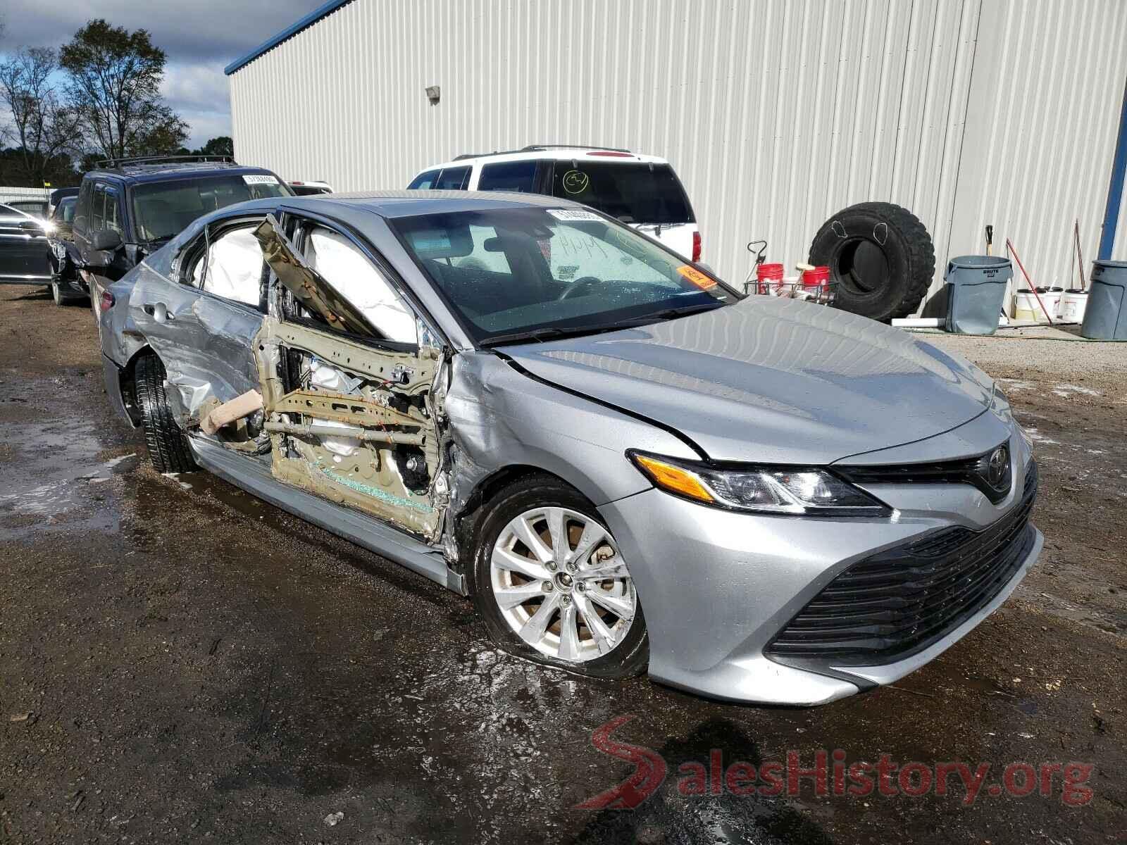 4T1B11HK4JU085156 2018 TOYOTA CAMRY