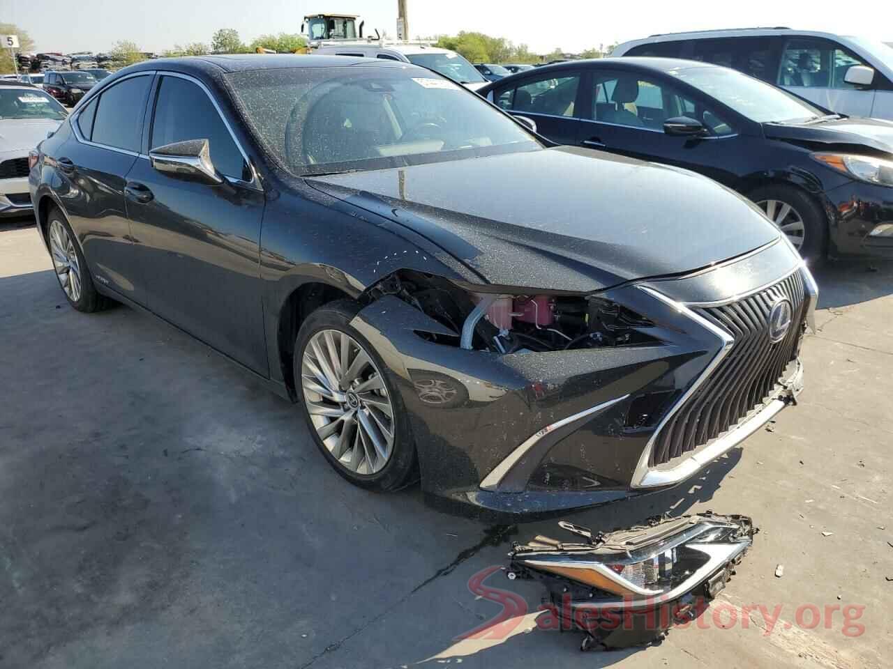 JTHB21B15K2025898 2019 LEXUS ES300