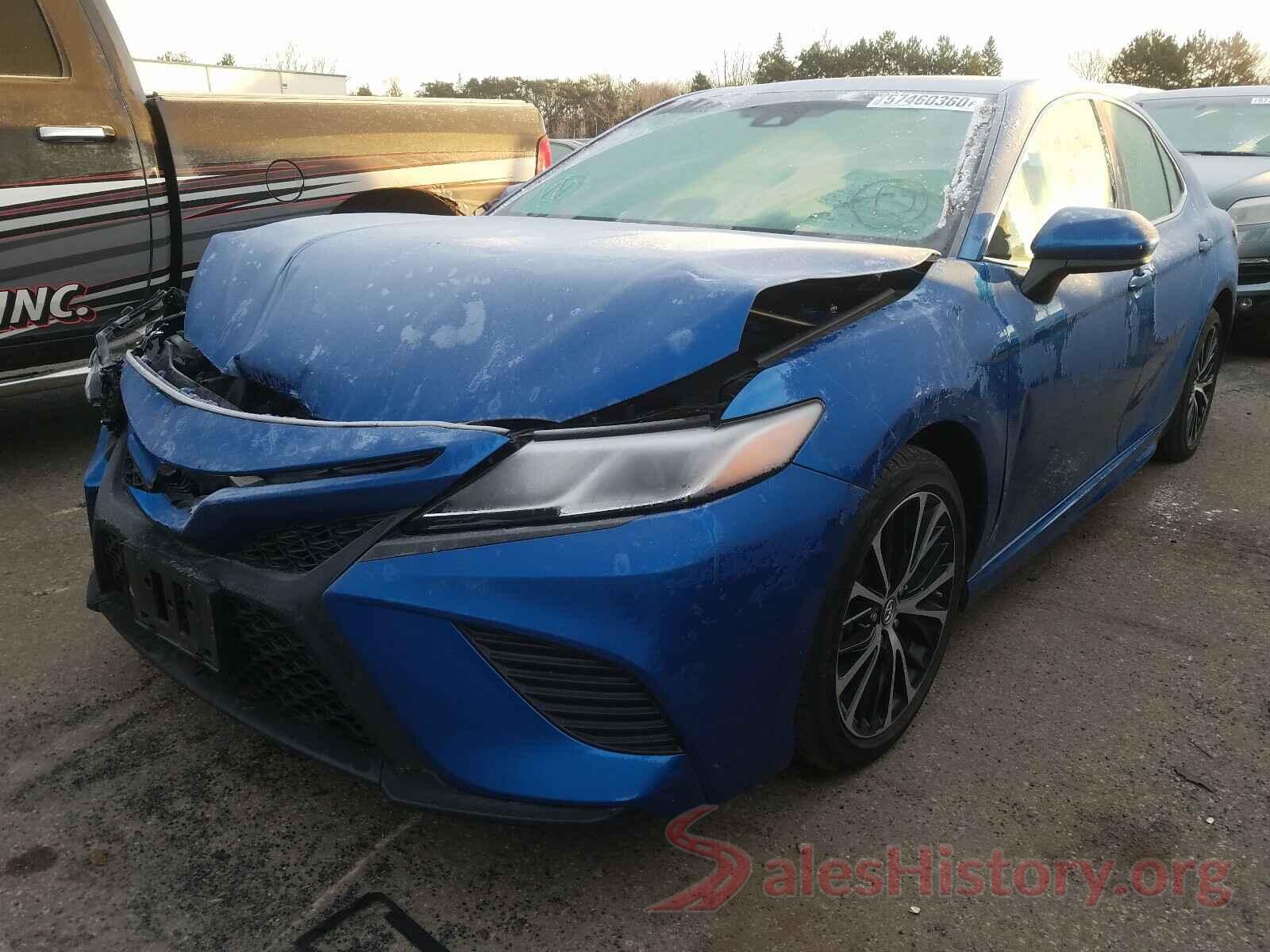 4T1B11HKXJU032932 2018 TOYOTA CAMRY