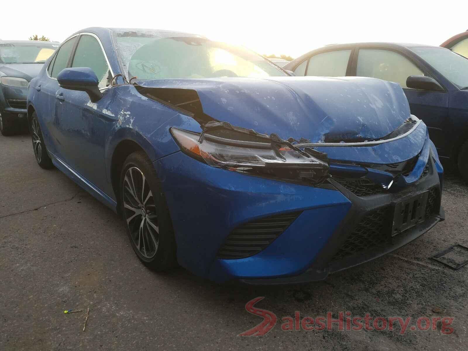 4T1B11HKXJU032932 2018 TOYOTA CAMRY