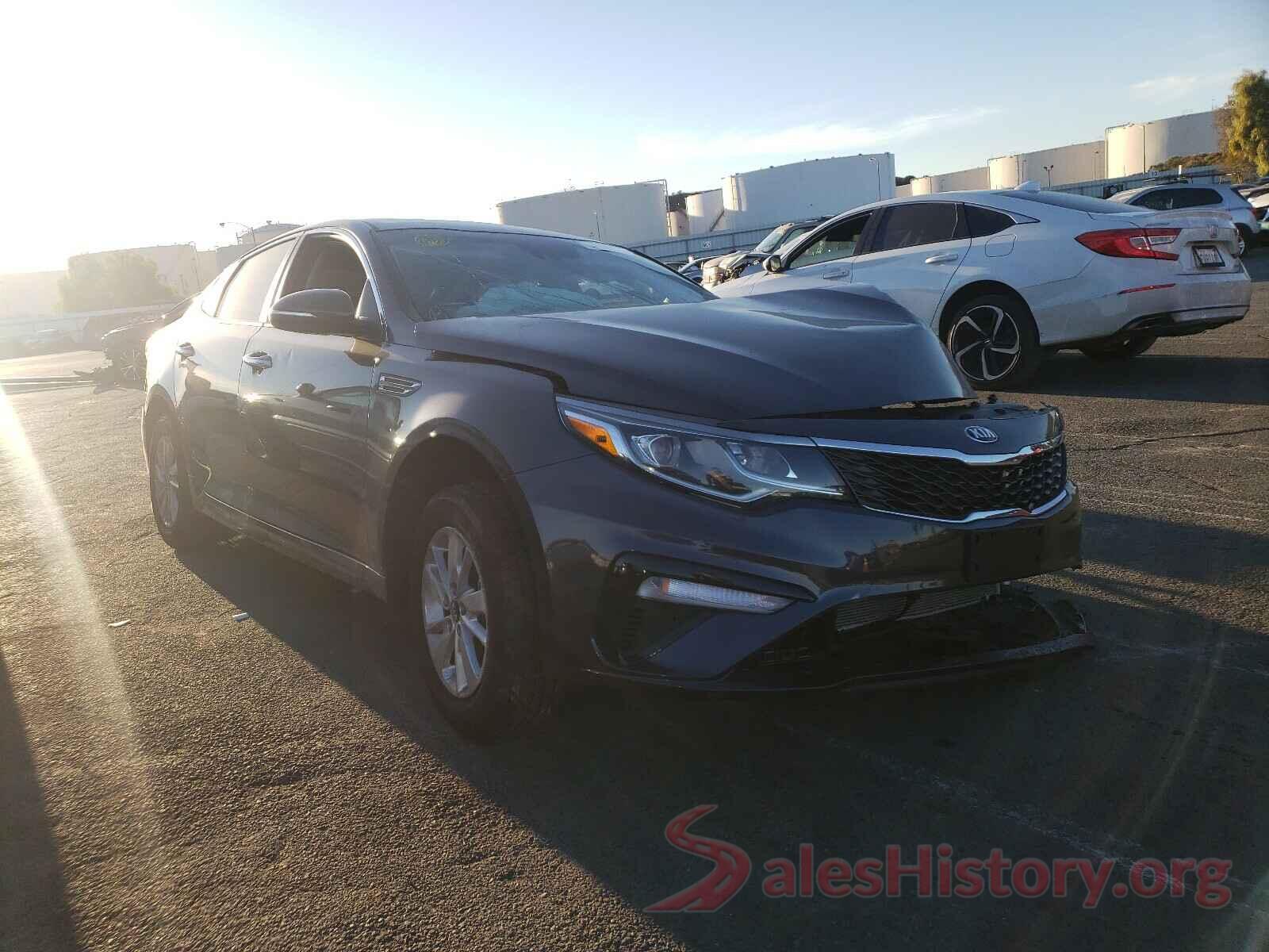 5XXGT4L34KG275858 2019 KIA OPTIMA