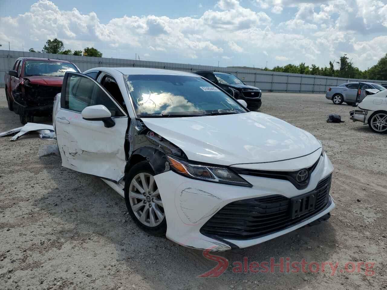 4T1B11HK8JU106445 2018 TOYOTA CAMRY