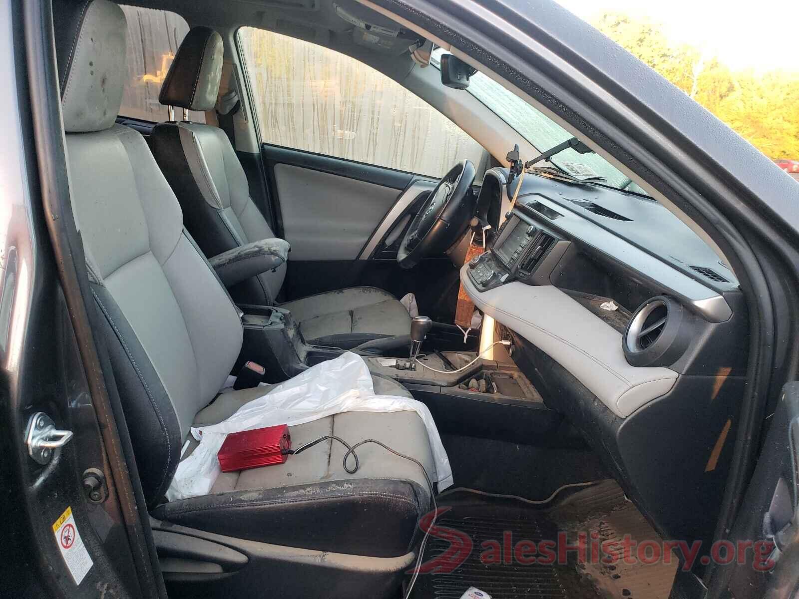 JTMDJREV9JD213031 2018 TOYOTA RAV4