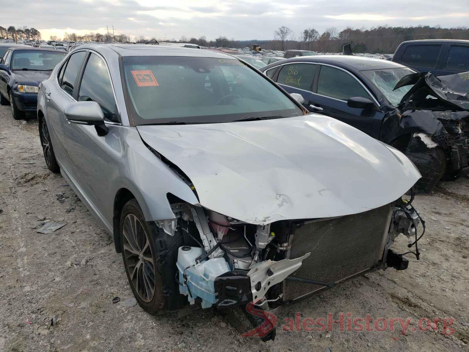 4T1B11HK1JU019065 2018 TOYOTA CAMRY