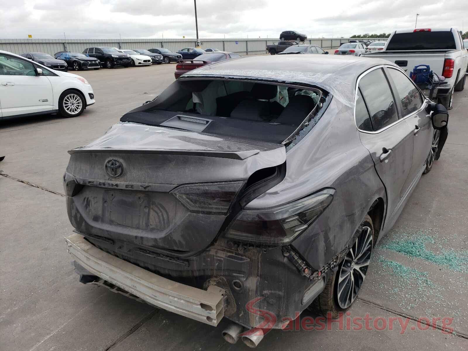 4T1B11HKXJU678696 2018 TOYOTA CAMRY