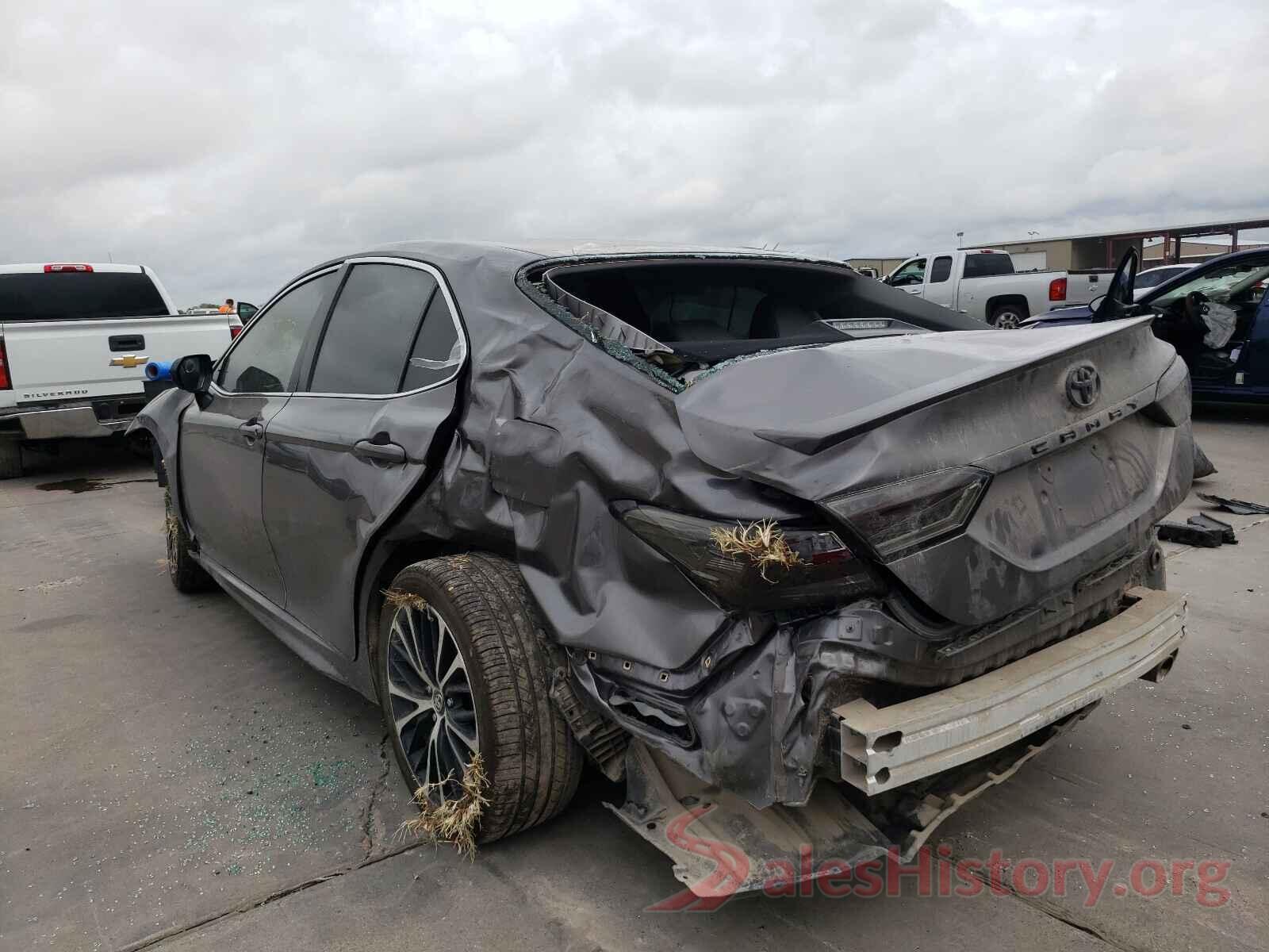 4T1B11HKXJU678696 2018 TOYOTA CAMRY