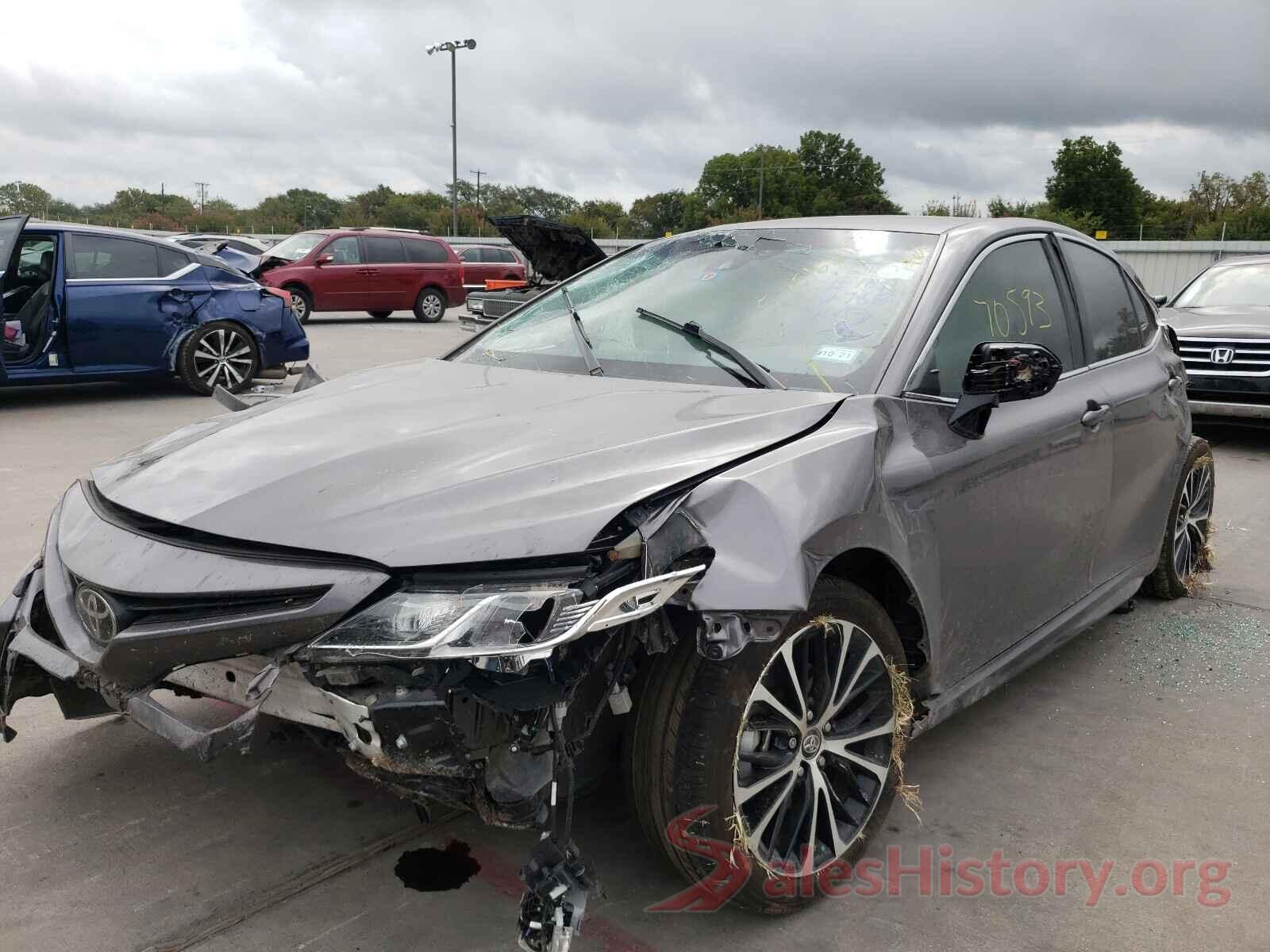 4T1B11HKXJU678696 2018 TOYOTA CAMRY