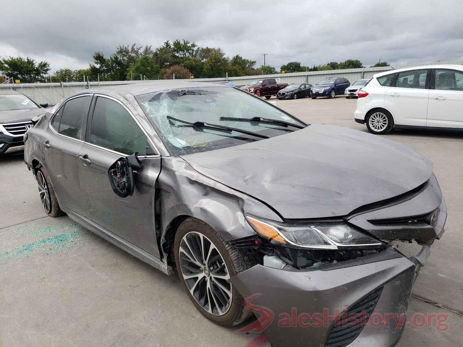 4T1B11HKXJU678696 2018 TOYOTA CAMRY