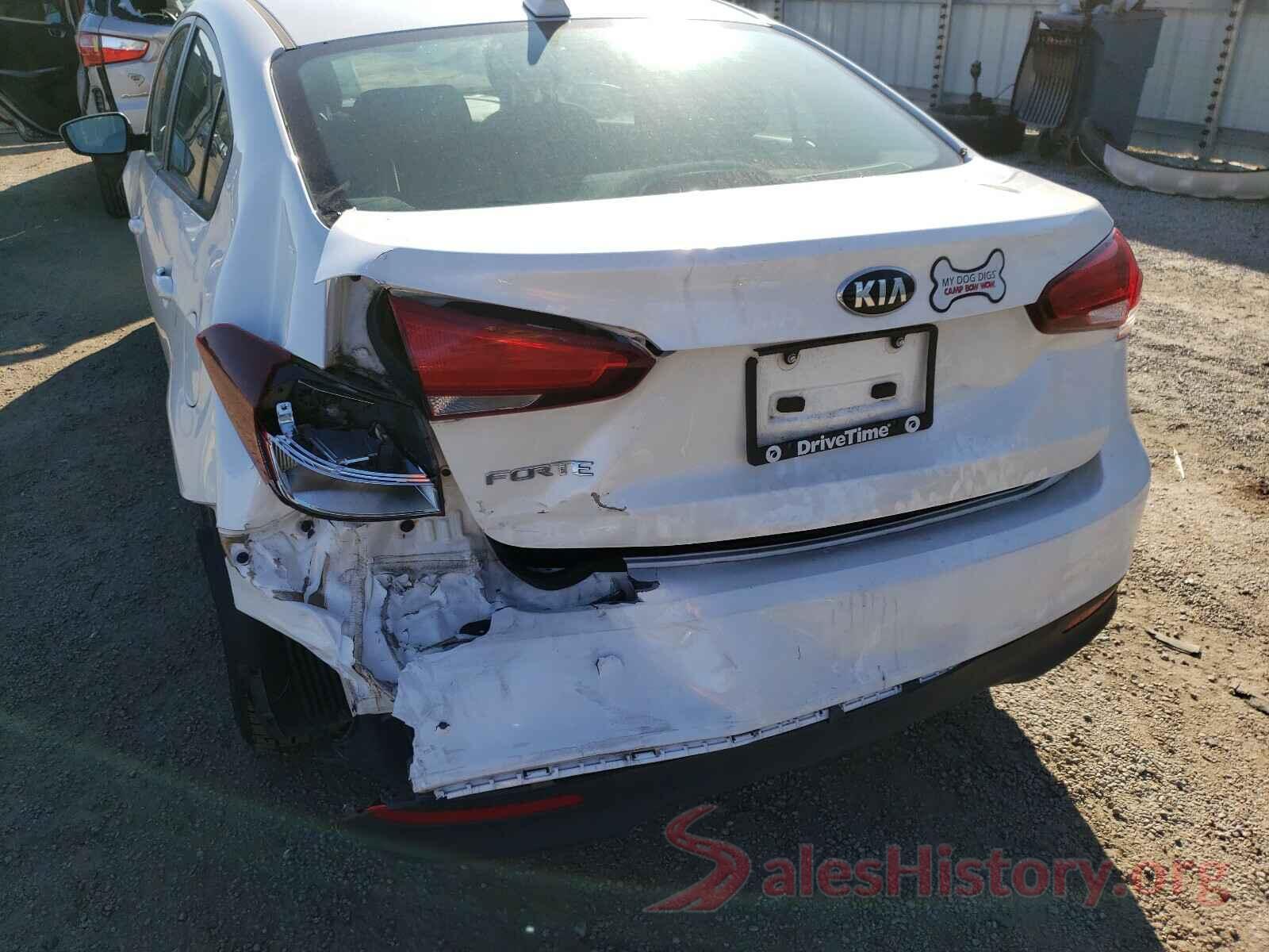 3KPFL4A7XJE252660 2018 KIA FORTE